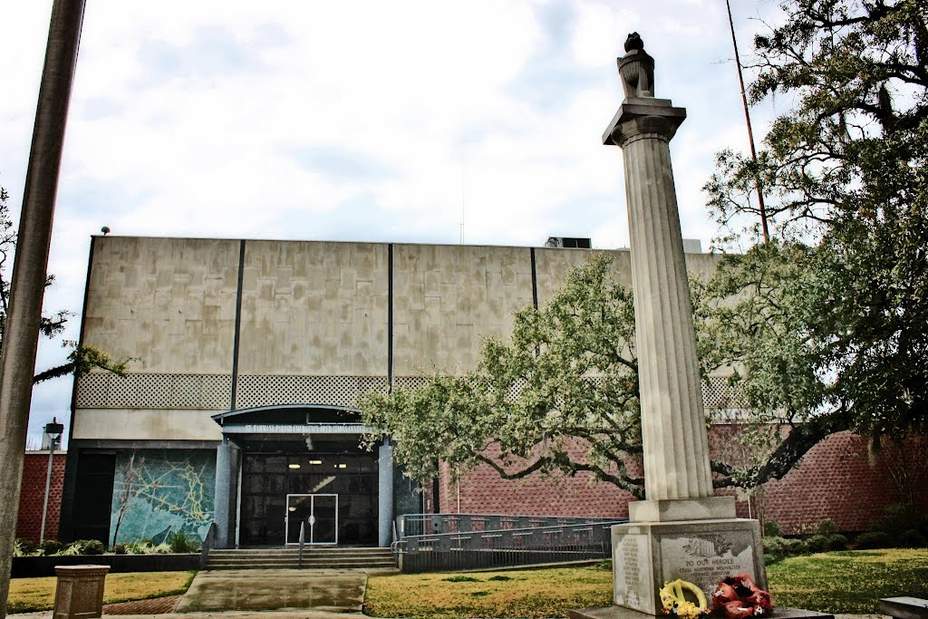 Old St Tammany Parish Courthouse - Built 1959 - Covington, LA