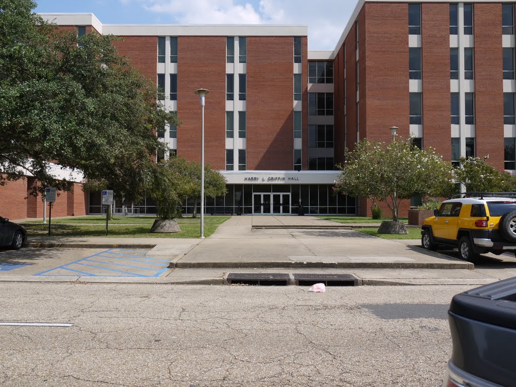 Dustys view of Griffin Hall at ULL