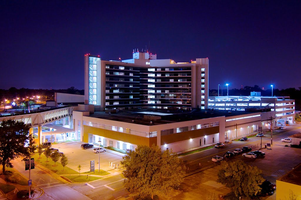 Lafayette General Medical Center at Night