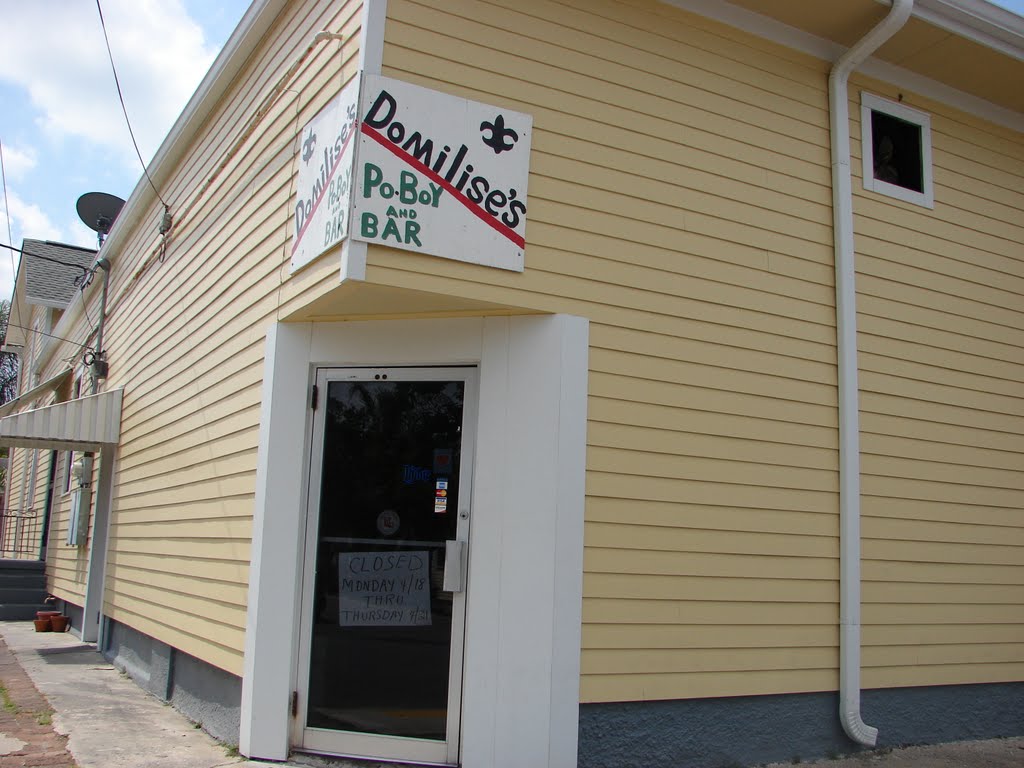 Domilises Po-Boy and Bar