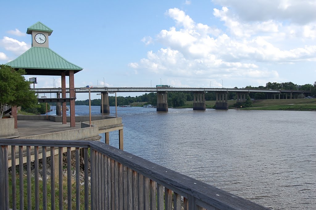 Ouachita River at South Grand St. in Monroe 2008
