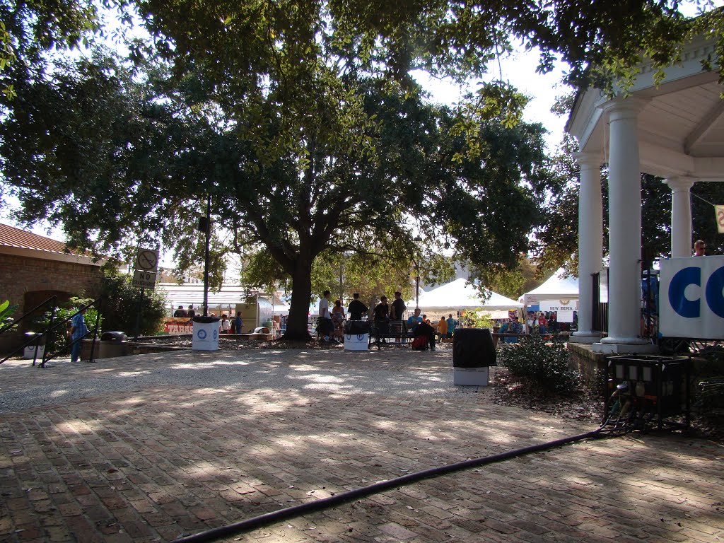 Bouligny Plaza