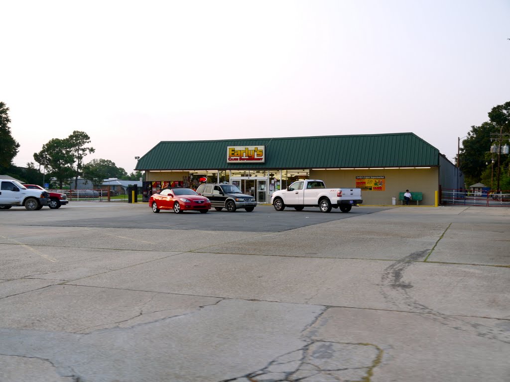 Dustys view of Earlys Cajun Supermarket