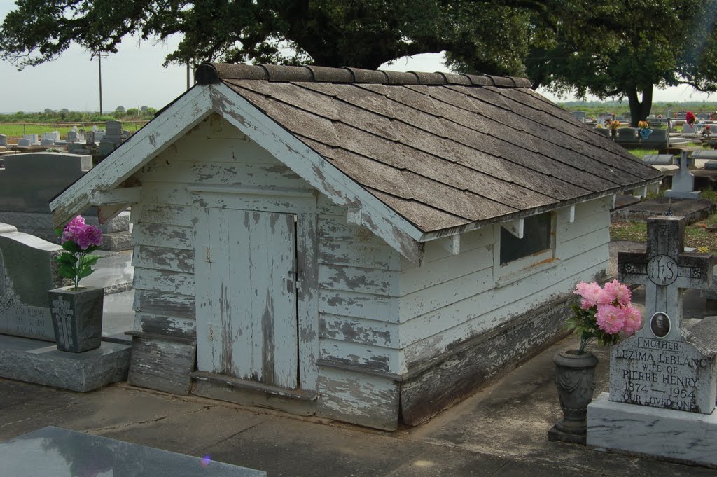 Istre Cemetery Grave House #1 - Morse, LA