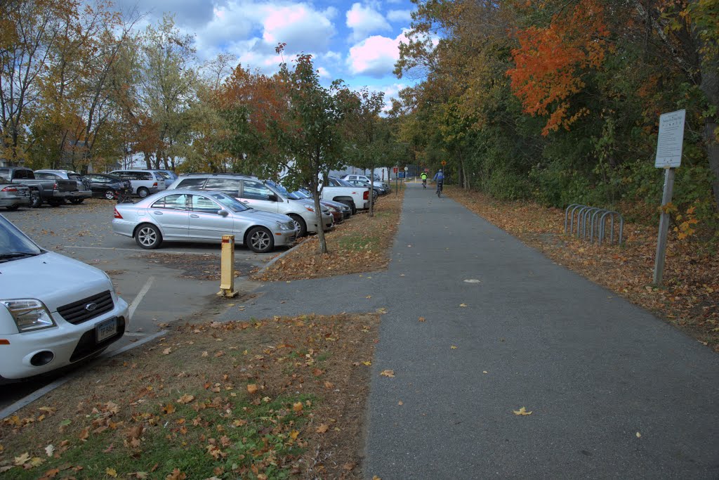 Rail Trail: Ayer center parking area