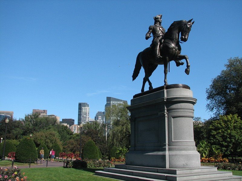 Boston Public Garden, Washingtons statue