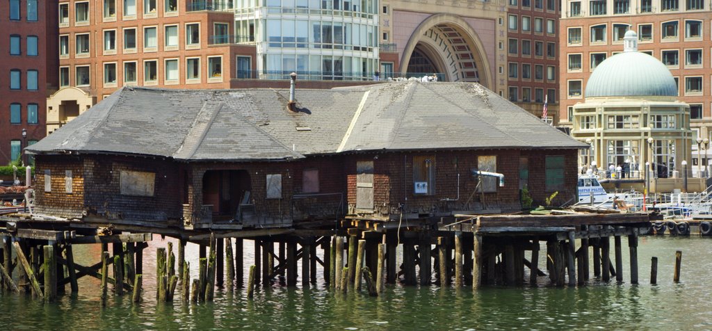 Bridge Tenders Office for Northern Ave swing bridge