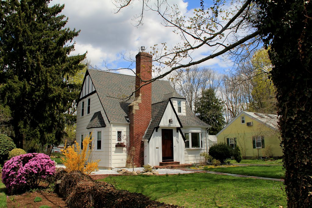 Little White House on Pleasant, Bridgewater MA