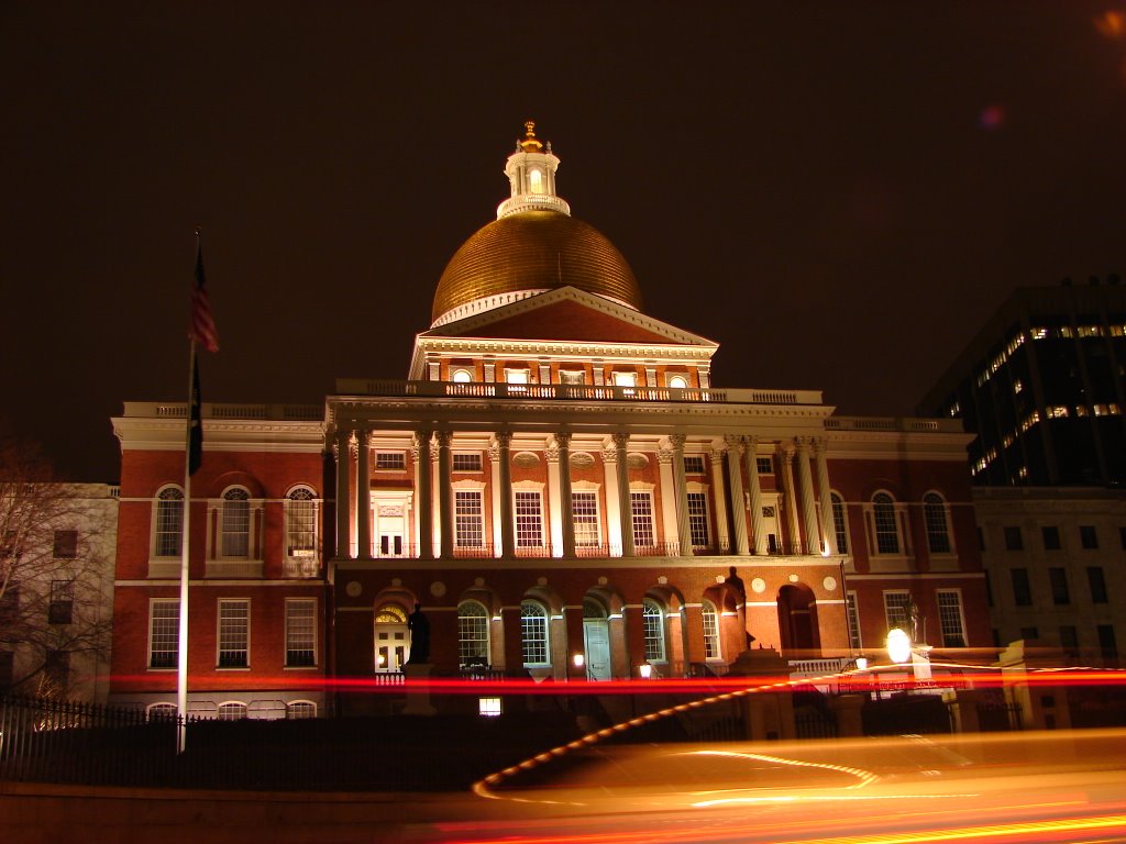 DSC00305 MA State House  at Night 1/28/07 - N view