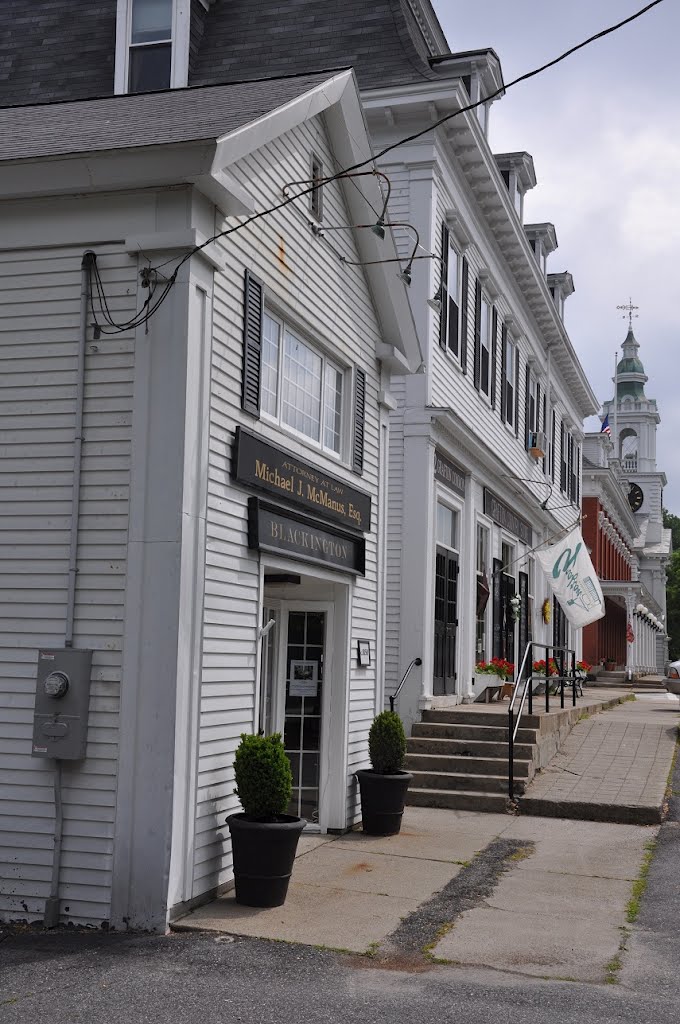 Grafton - Stores overlooking the Common