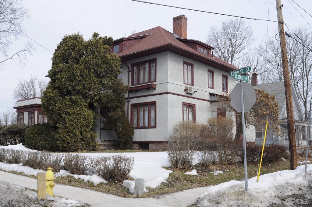 #93 Conway St