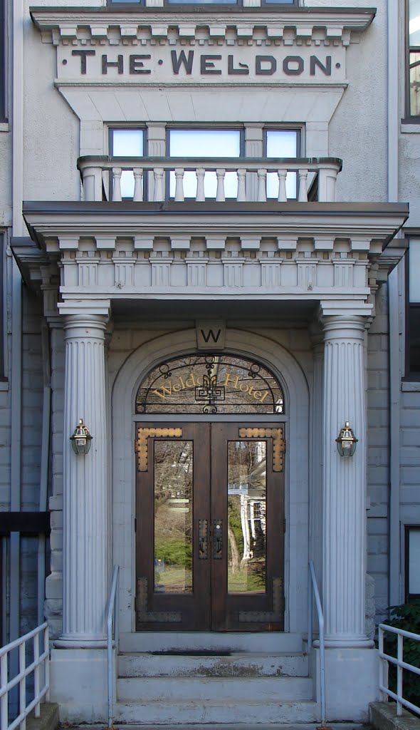 Weldon Hotel - Main Entrance