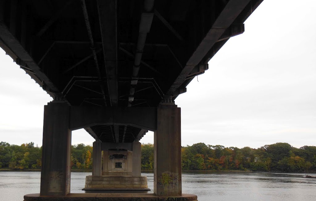 VETERANS BRIDGE - WINDSOR LOCKS CANAL STATE PARK TRAIL