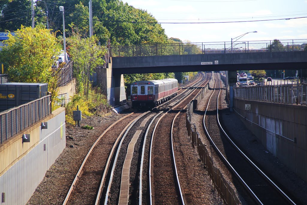 Alewife Train comes into Quincy Center Station (Quincy MA)