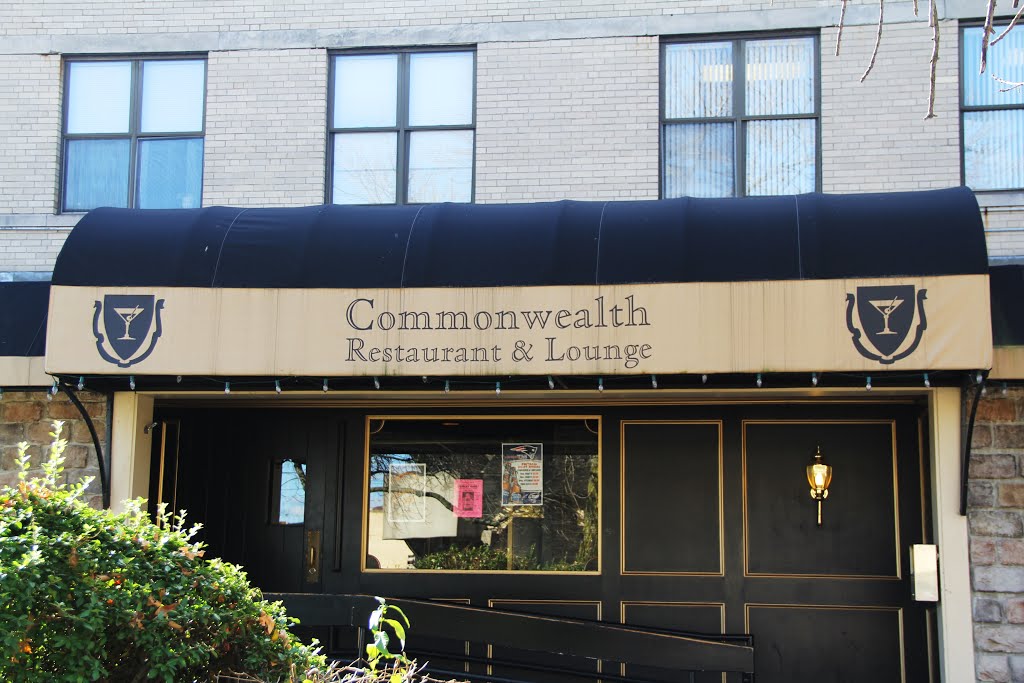 Commonwealth Restaurant & Lounge Entrance (Quincy MA)