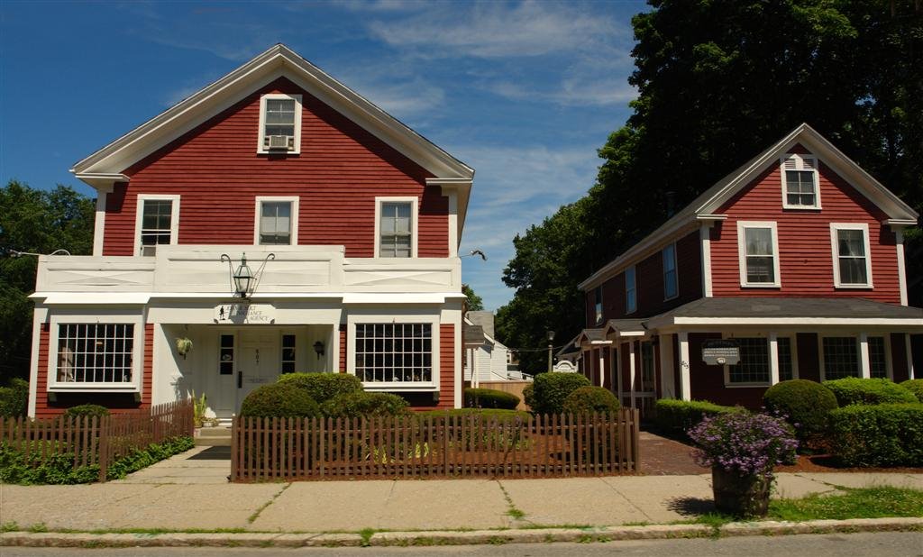 Businesses on Massachusetts Avenue - Lexington, MA