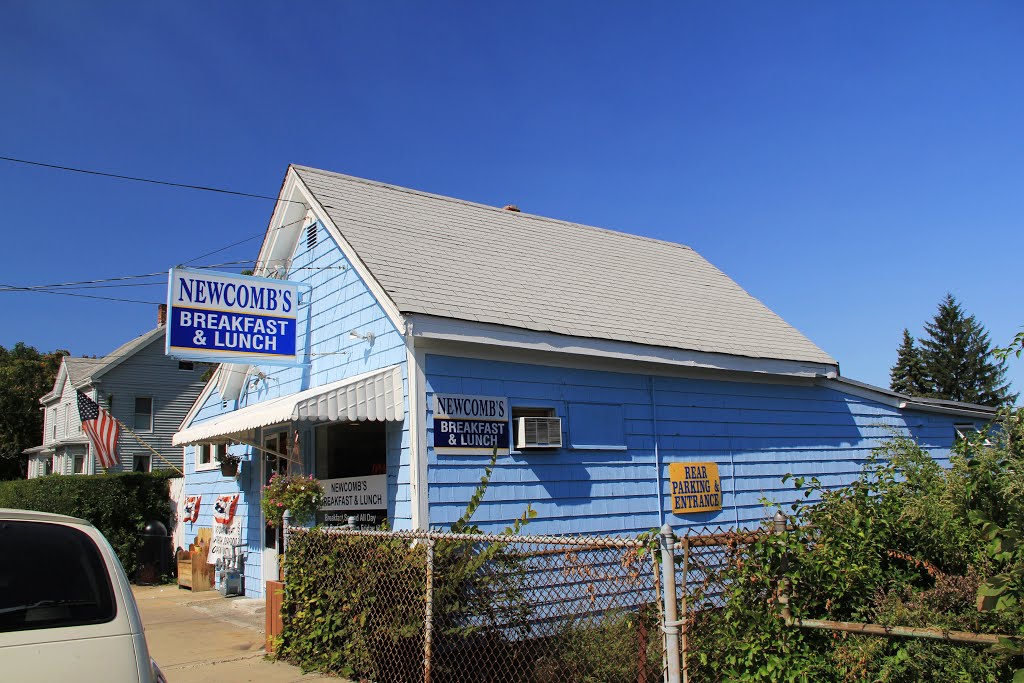 Newcombs Breakfast & Lunch, Weymouth MA