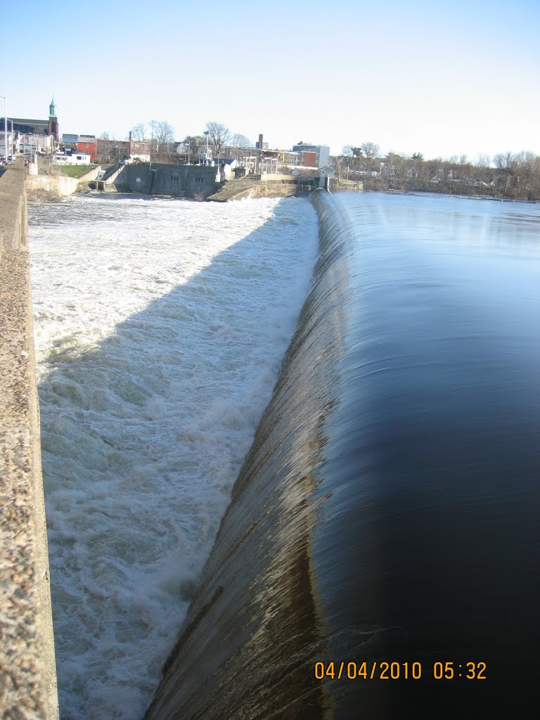 Lawrence Dam from the Broadway Bridge