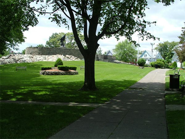 Bell-Rock-Park,-Malden-Ma