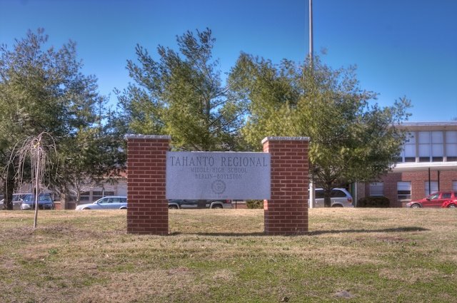 Tahanto Regional School