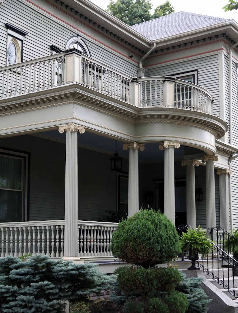 15 Arnold Place, New Bedford, MA