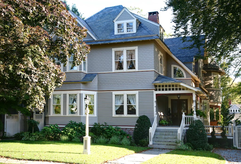 84 Hawthorn St., New Bedford, MA