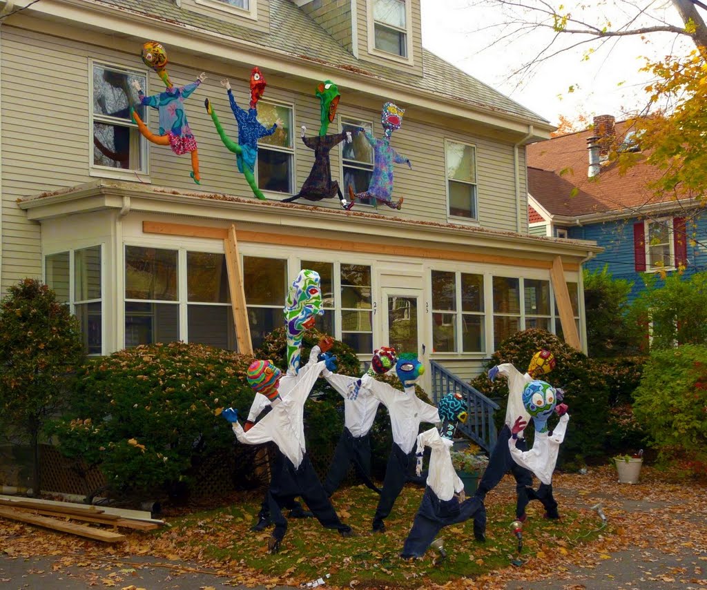 Alien Invasion in Newton. Halloween 2008