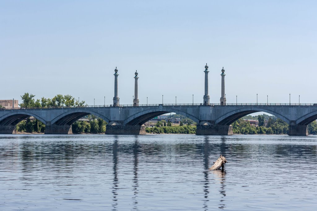 Memorial Bridge center