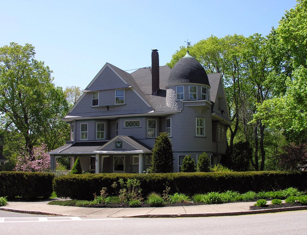 Newton Corner Victorian, Queen Anne, 1890s