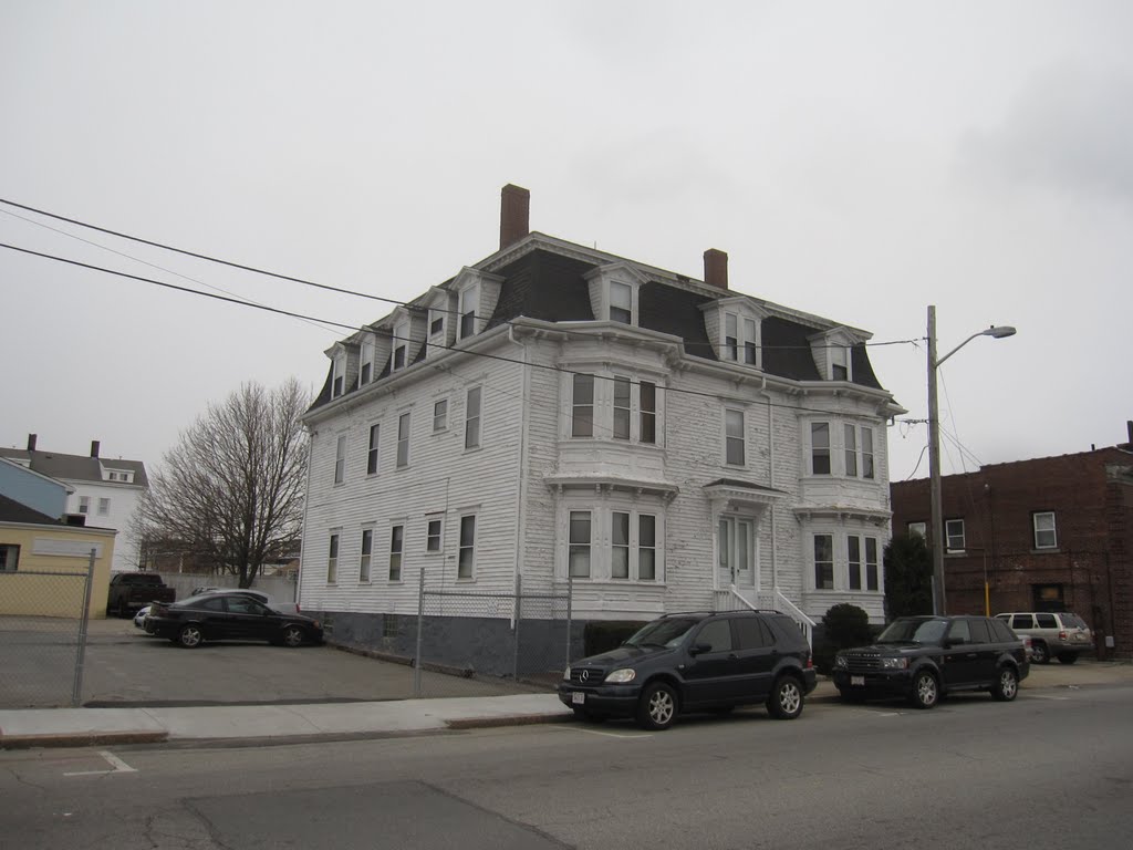 Fall River: Private Home on Rodman St.