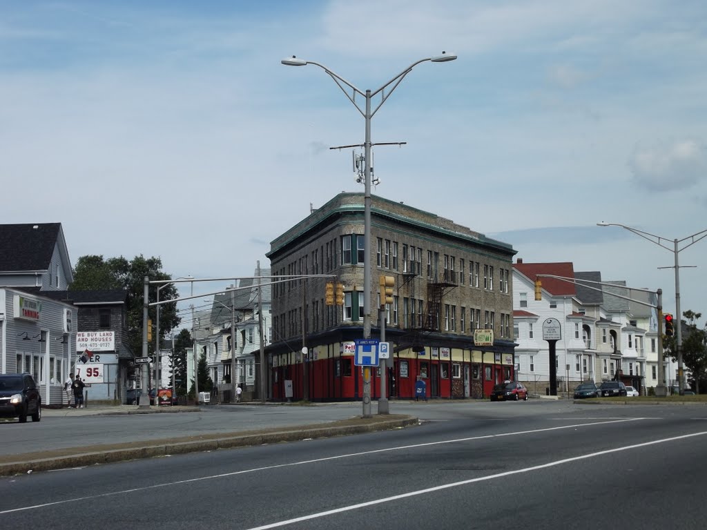 Tree sided structure, a landmark of sorts on rt 81 in Fall River.
