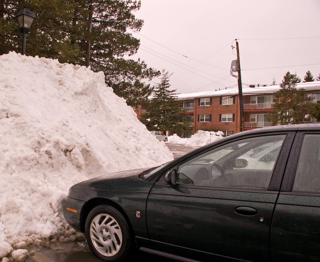 My Saturn vs. snow pile