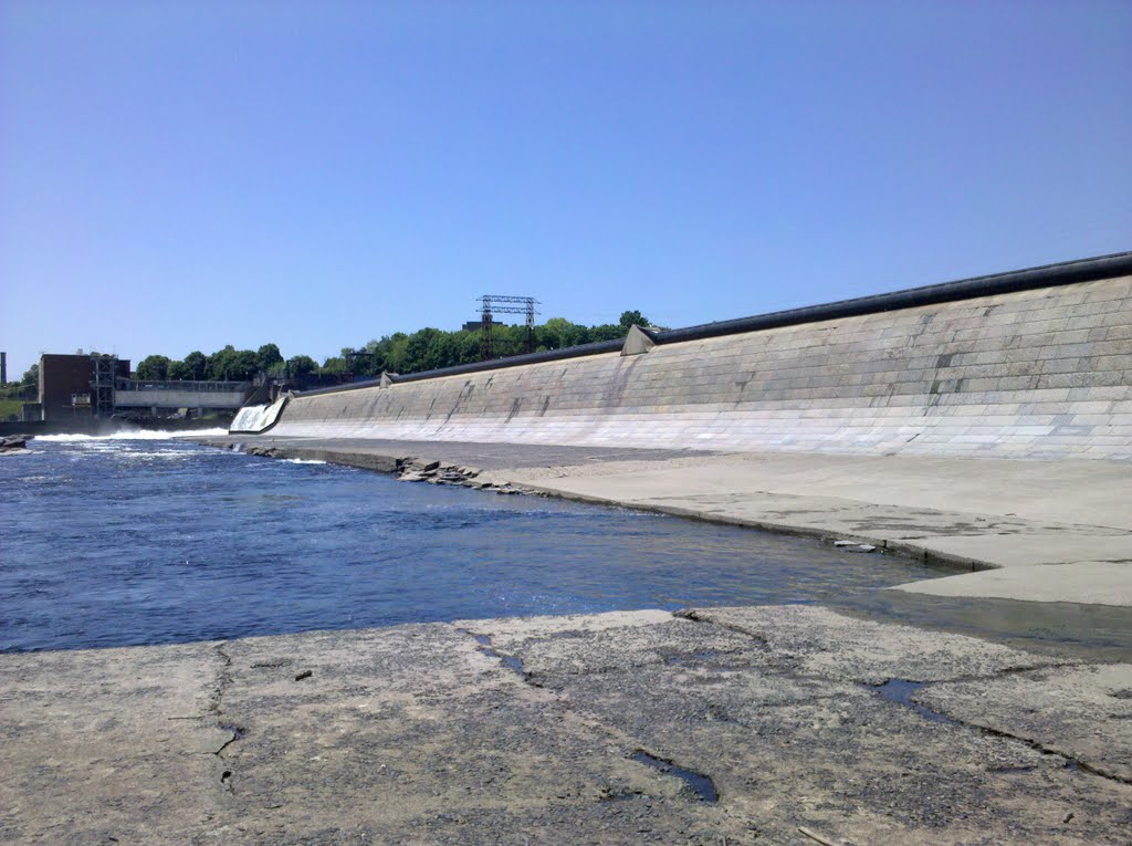 Holyoke Dam from South Hadley side of Connecticut River