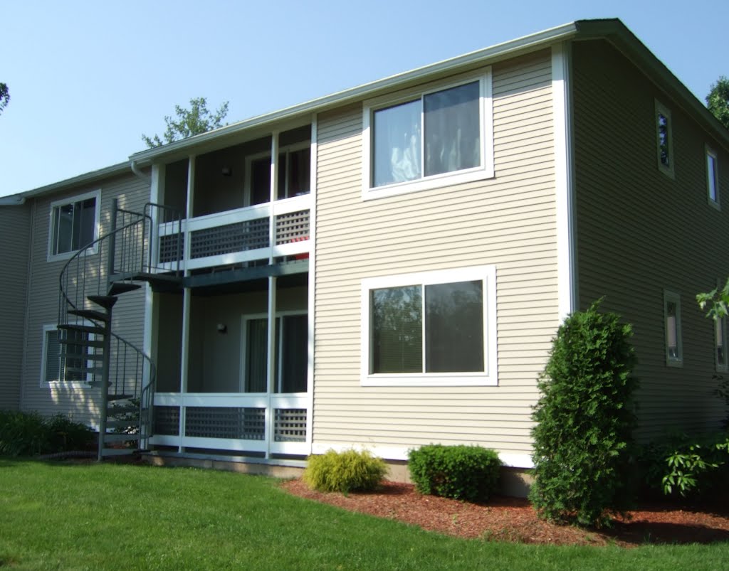 Edgewater Gardens Condominiums, Holyoke, MA