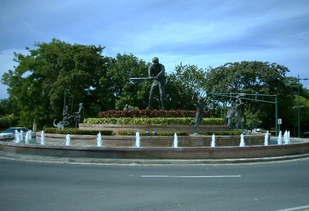 Clemente St., Holyoke, MA - Roberto Clemente Walker Circle, Carolina, PR