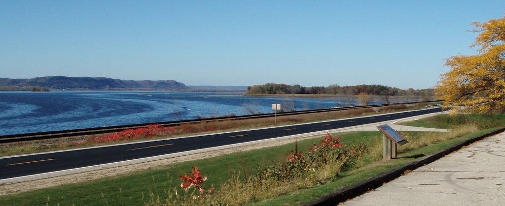 Wayside view of the Mississippi River