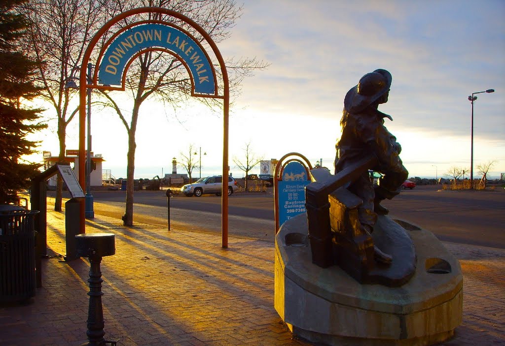 An Early Morning Sun-rays in Duluth, MN