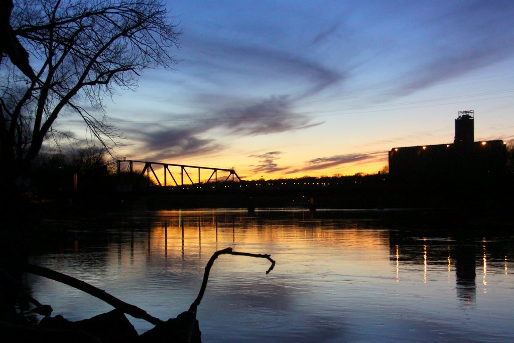 Sunset a the Omaha Swing Bridge, St. Paul, MN