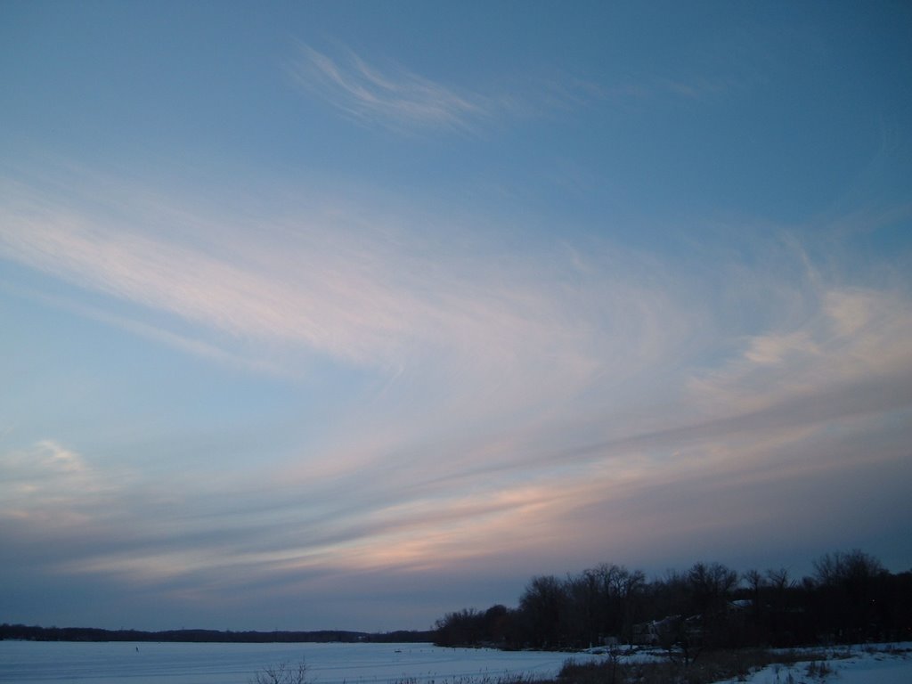Mar 2006 - Plymouth, Minnesota. Wispy winter clouds over Medicine Lake.