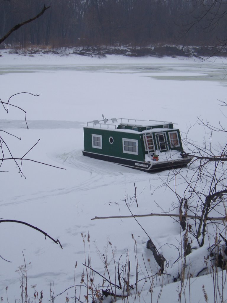 No boating til ice out!