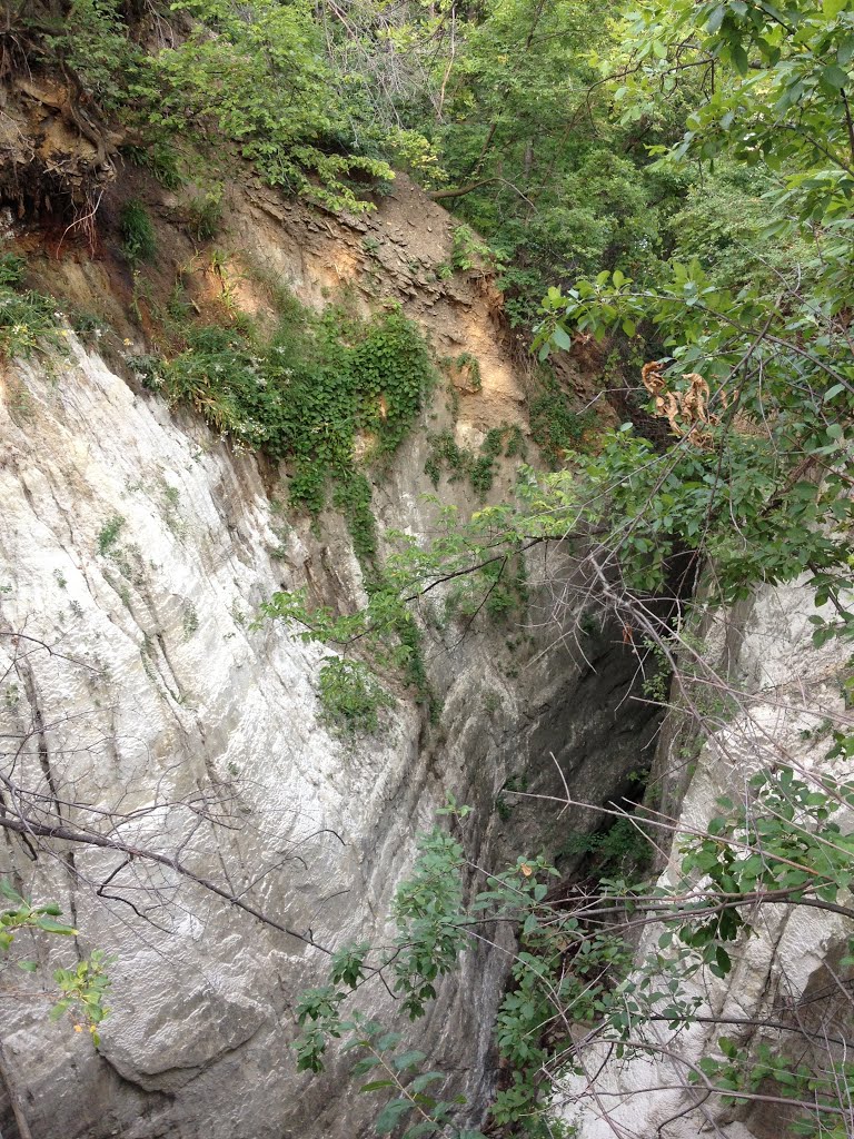 Crosby Park Rock and ice climbing hole