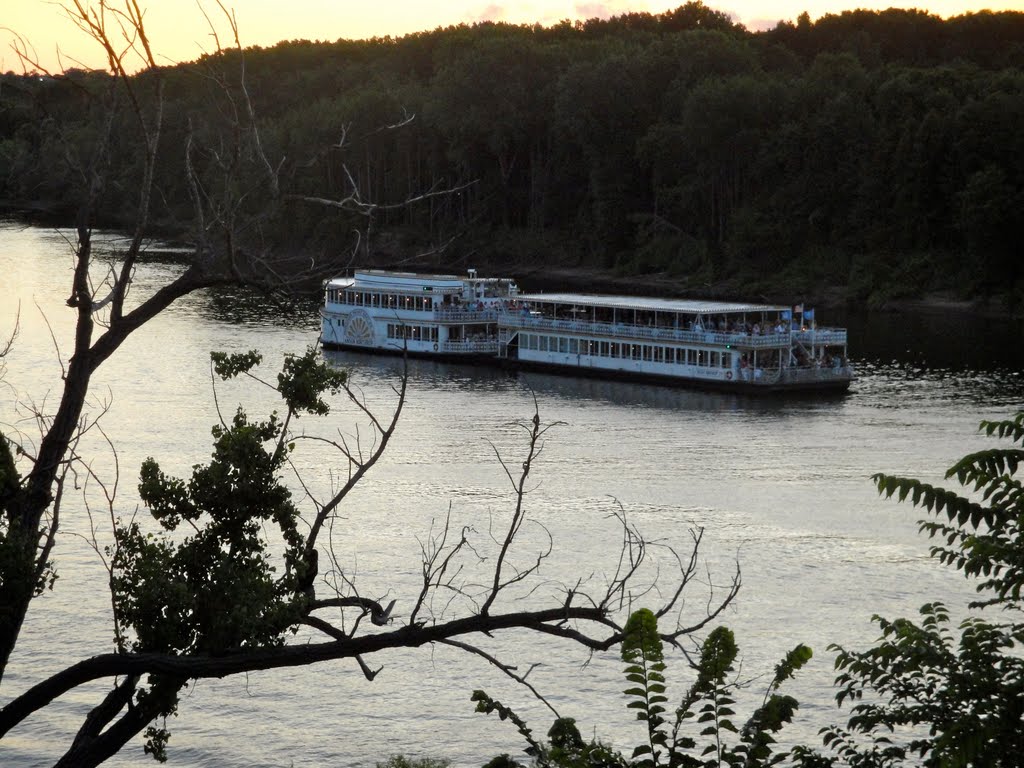 Riverboat on the Mississippi