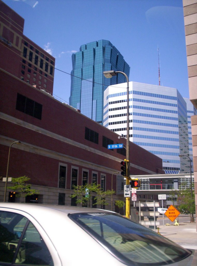 viendo hacia el downtown de Minneapolis desde la S 11th Street