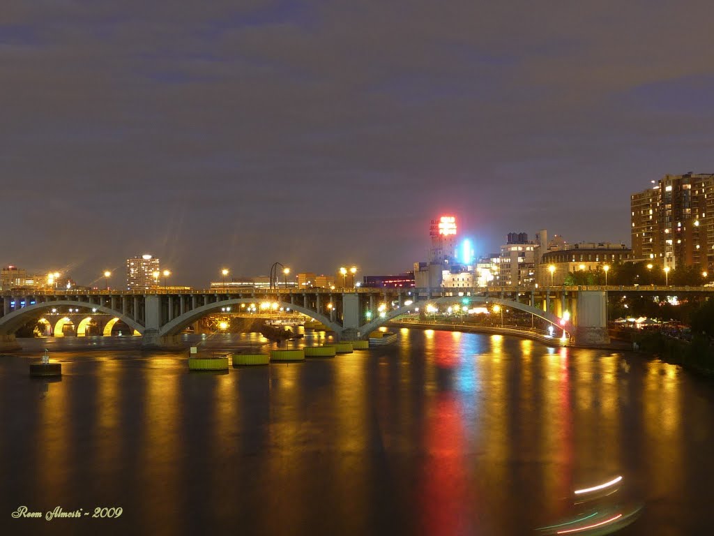 mississippi river and central avenue bridge, minneapolis