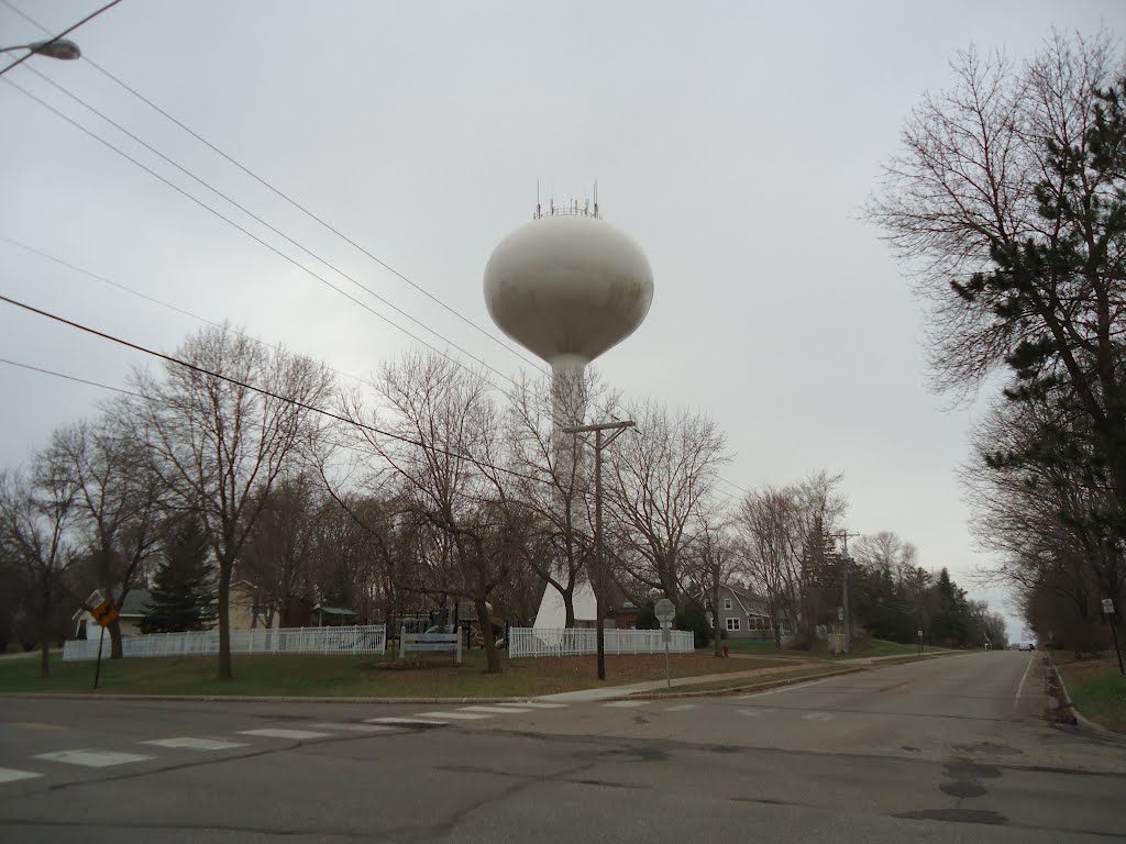 Water Tower on Lake St Extension