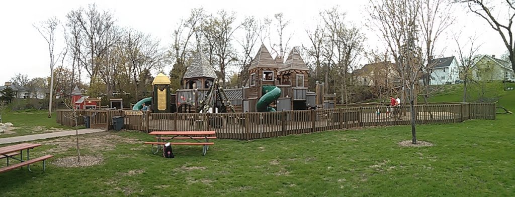 Soldiers Memorial Field Park Playground