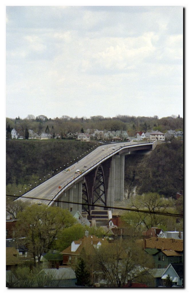 Bridge over Mississippi river, Saint Paul, MN.