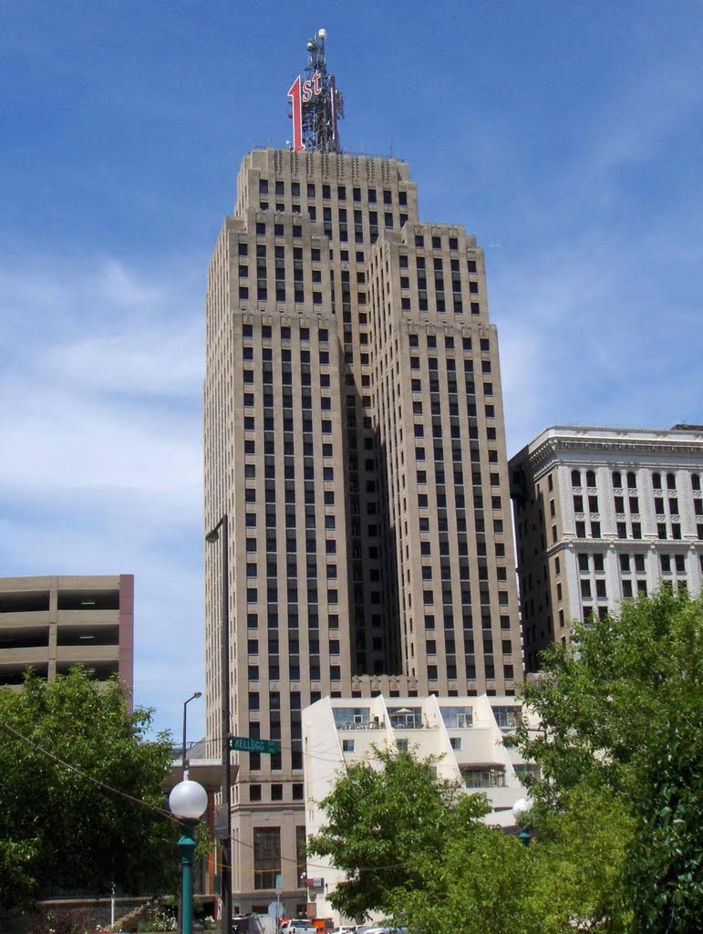First National Bank Building, GLCT
