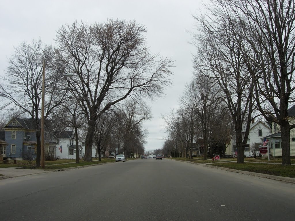 Homes on 3rd St, Farmington
