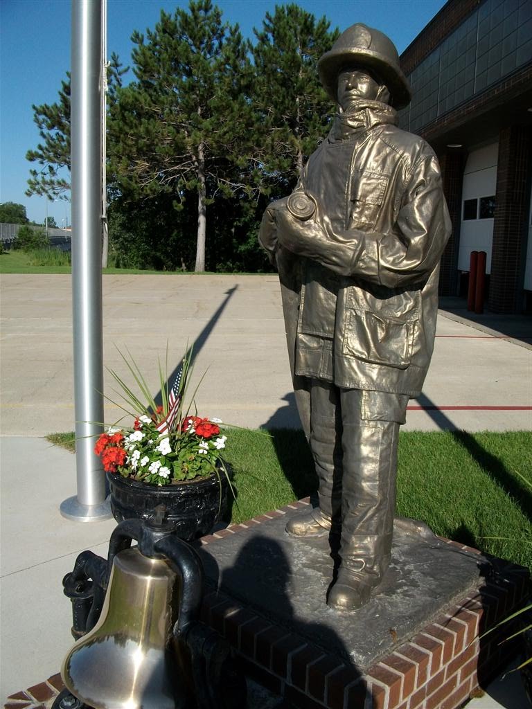 Fireman memorial, Brainerd, MN